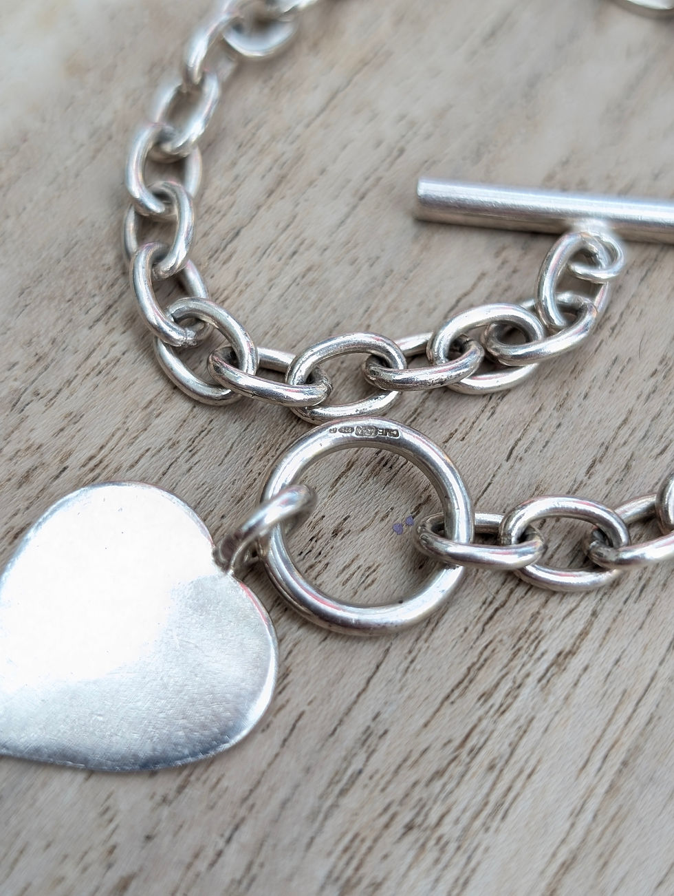 Thumbnail: Vintage Sterling Silver T-Bar & Heart Charm Chain Bracelet