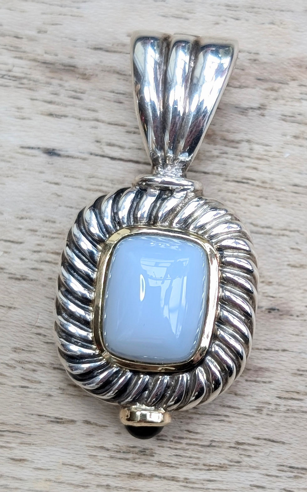 Thumbnail: Vintage Flli Mengetti silver and 18ct yellow gold Pendant with blue chalcedony and black onyx