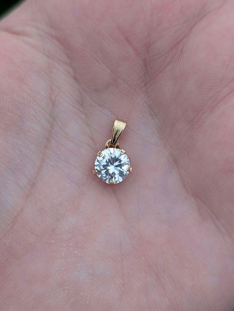 Thumbnail: Vintage 9ct Yellow Gold & CZ Pendant