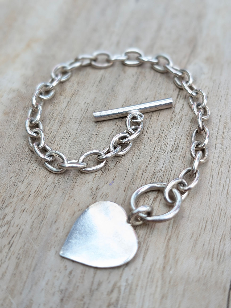 Thumbnail: Vintage Sterling Silver T-Bar & Heart Charm Chain Bracelet