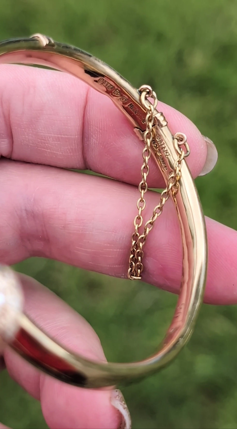 Thumbnail: Edwardian 9ct Yellow Gold Buckle Hinged Bangle