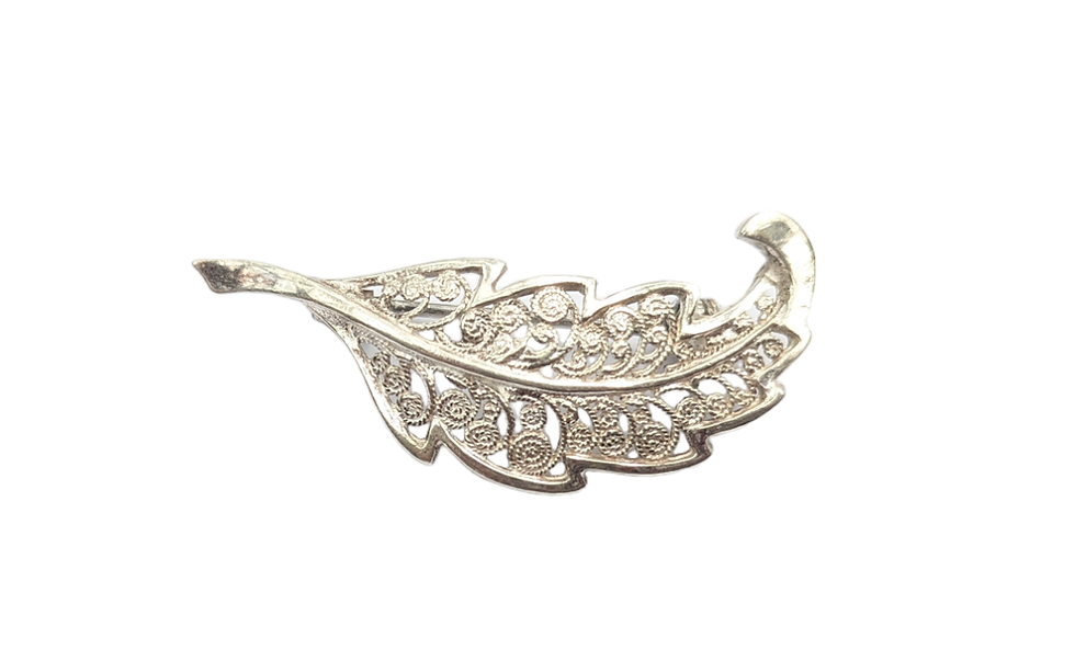 Thumbnail: Vintage Silver Filagree Leaf Brooch