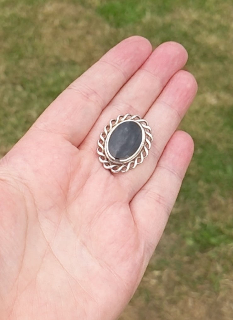 Thumbnail: Vintage Silver and Onyx Brooch 