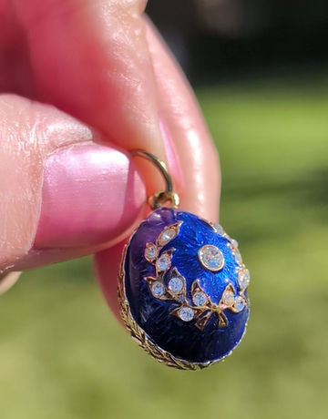Thumbnail: Vintage Enamel Egg Pendant 