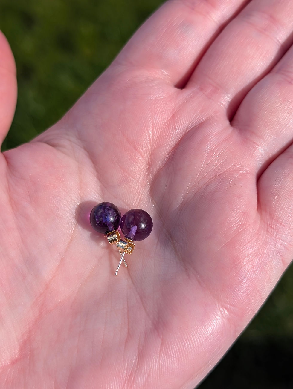 Thumbnail: purple spheres of amethyst and yellow gold stud earrings
