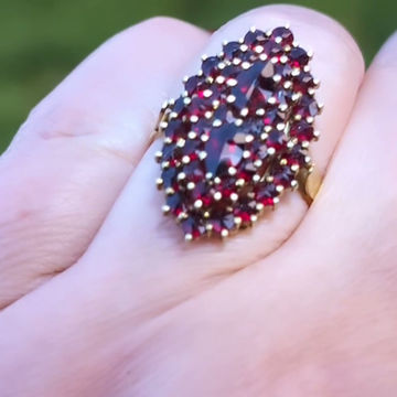 Thumbnail: Vintage Bohemian Garnet Nevette Cluster Ring
