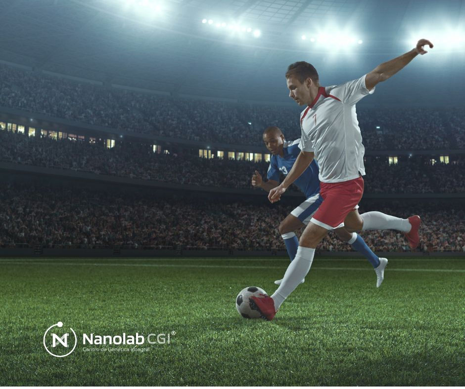 Jugador de fútbol evadiendo a los defensas