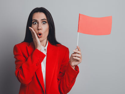 5 Red Flags That Signal You Need a Fractional CFO Immediately 🚩