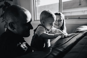 Loving glances between parents during Rockhampton session