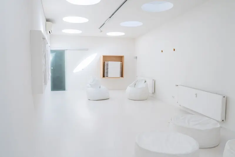 Om Raum Galerie 3 800.webp