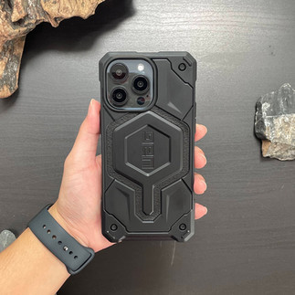 iPhone 15 Pro Max Black Titanium สีไทเทเนียมดำ เคส UAG ของแท้ UAG Monarch for iPhone 15 Series