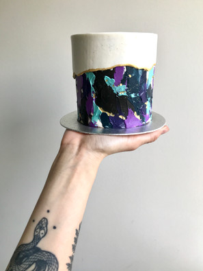 Signature fault line cake 4 inches