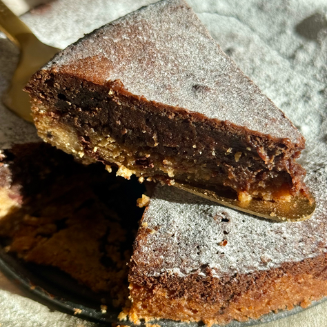 Kladdkaka med kakdegsbotten