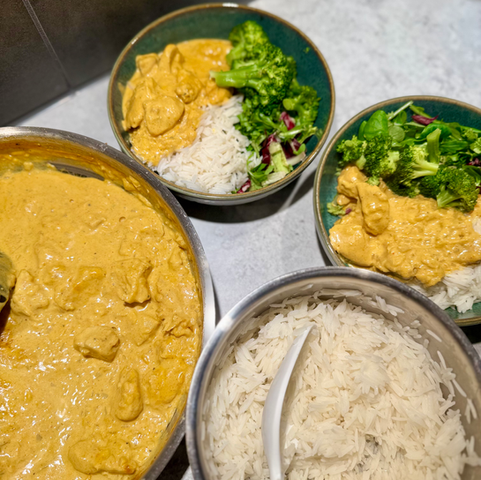 Krämig Kycklinggryta med Curry, Äpple & Kokos