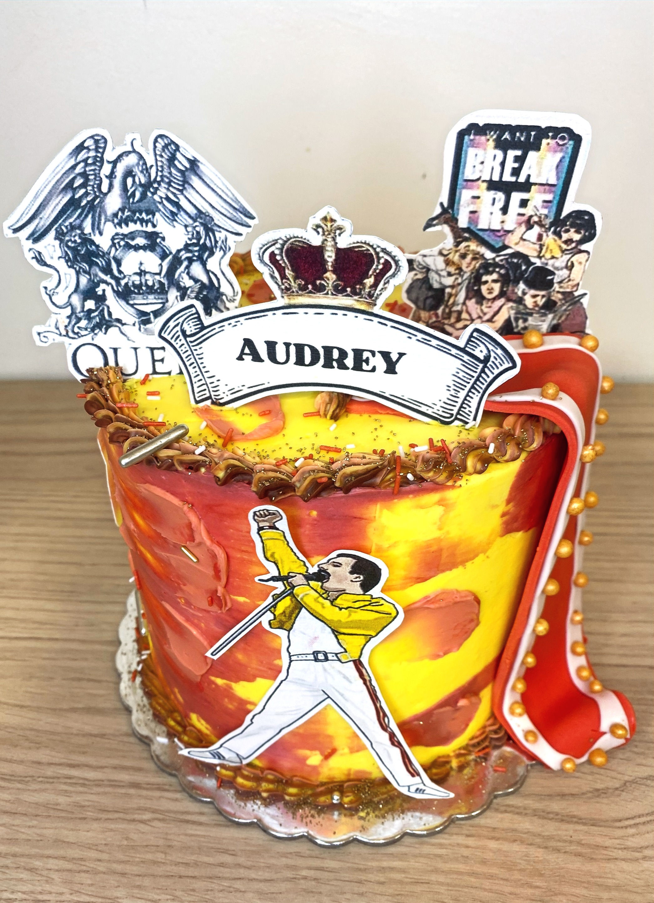 Layer cake "QUEEN" - 8/10 PARTS