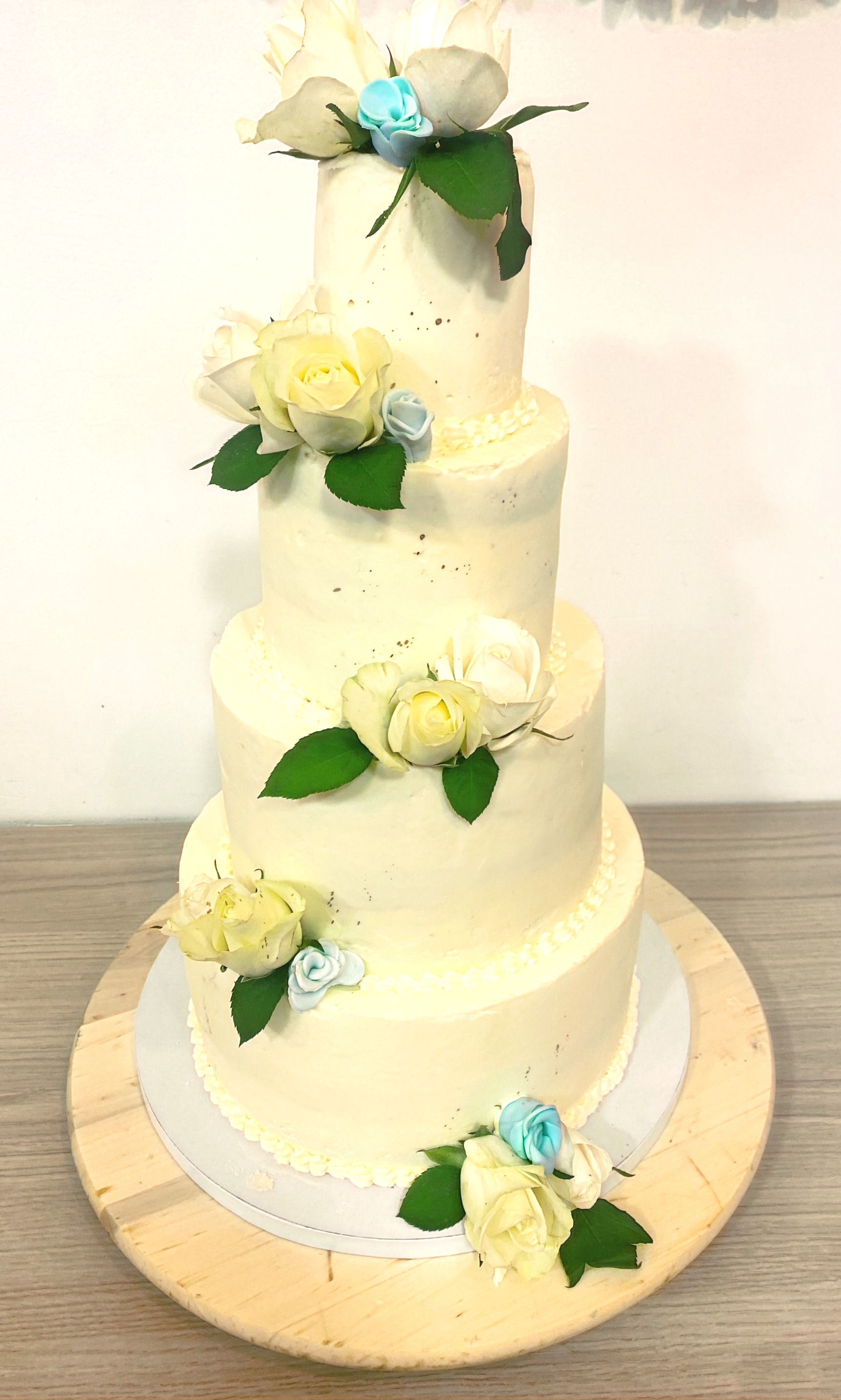Wedding cake "Blanc et bleu" - 65 parts