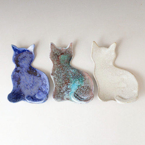 ねこ皿（中）マーチェタイプ | 銀河釉 玉峰窯