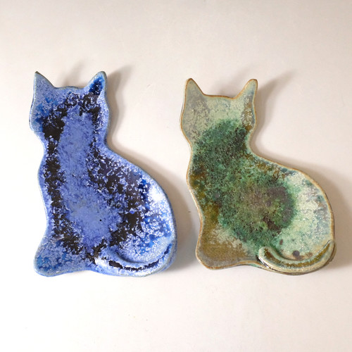 ねこ皿（中）マーチェタイプ | 銀河釉 玉峰窯