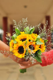 sunflowers in wedding. portugal wedding planning