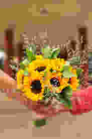 sunflowers in wedding. portugal wedding planning