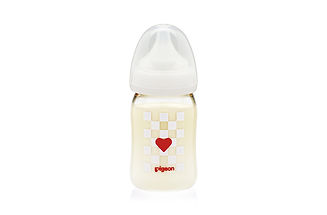 028_01_Baby'sbottle_2013.jpg