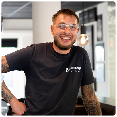 Man met bril, Barbershop Future