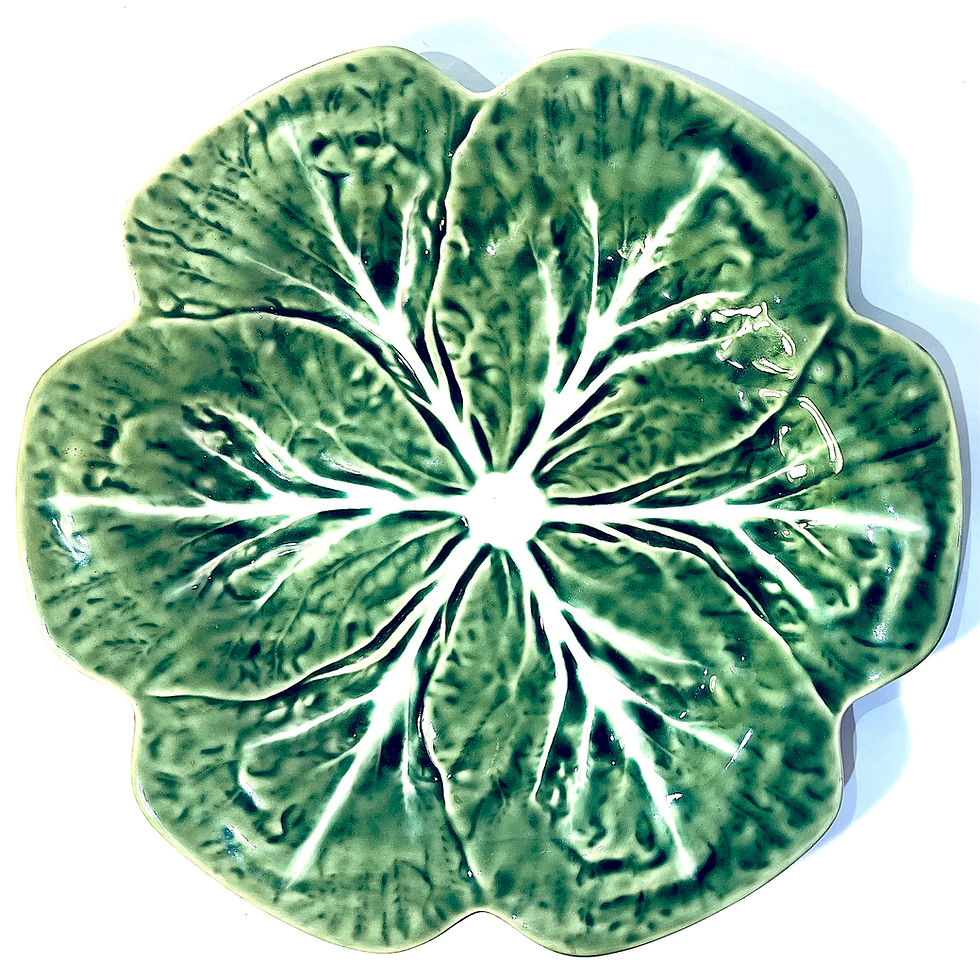 Thumbnail: 1990s Bordallo Pinheiro Green Cabbage Ware Dinner Plates - Set of 3 - Front 2