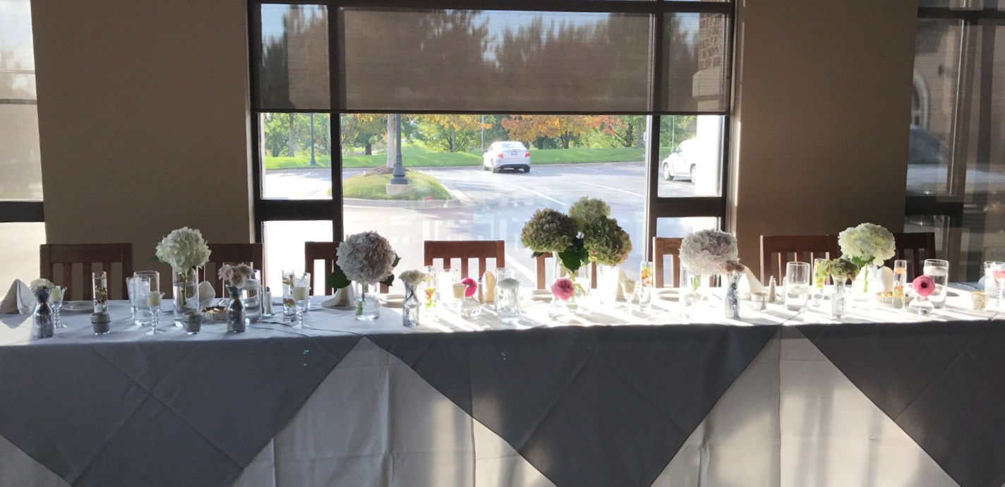head table set up in Bueno Aires room