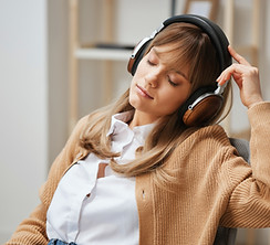sleepy-cute-young-blonde-lady-in-warm-sweater-in-h-2026-01-09-00-35-11-utc.jpg