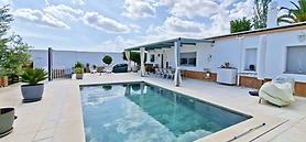 Modern Country Villa with Pool, Flat Land & Sierra Nevada Views – Near Granada
