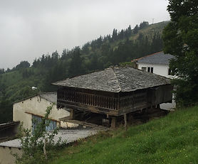 Traditional Asturian Farmhouse in the Heart of the Vaqueiro Region