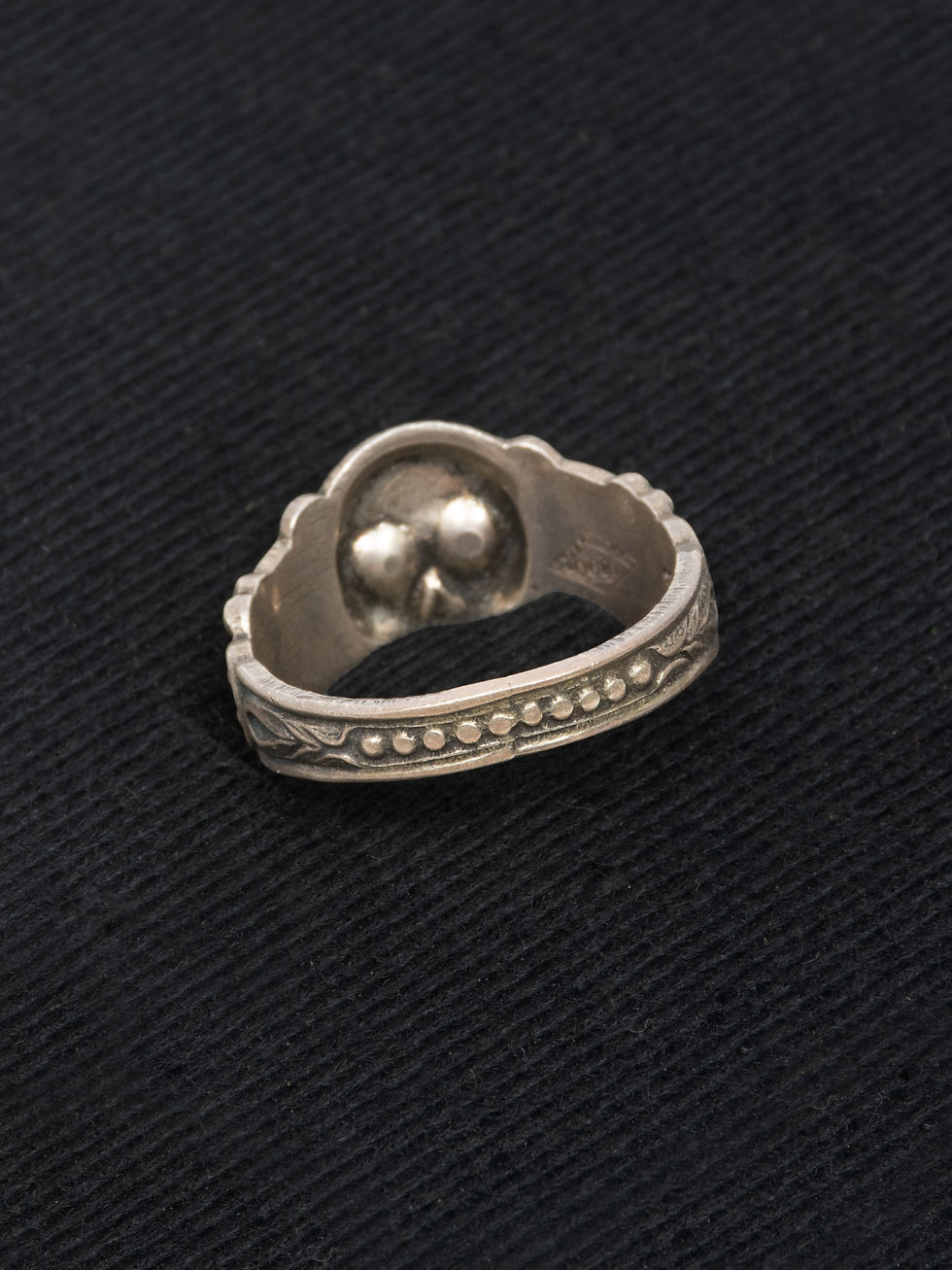 Thumbnail: Vintage Skull Ring with Cross Bones