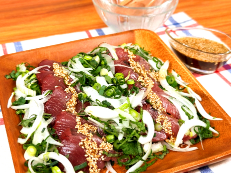 柚子胡椒のピリッとした爽やかな辛みがカツオとよく合います。