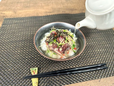 甘酒でほっこり。鰹たたきのカリカリ梅茶漬け【動画】