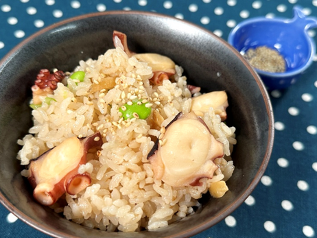 『タコ・鰹・昆布』の旨味たっぷりな贅沢タコ飯です。