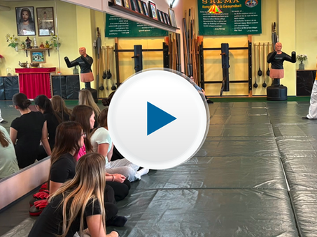 Polipraxis Ausbildungsausflug: Teamspirit trifft Selbstverteidigung – Unsere Lernenden in Action!