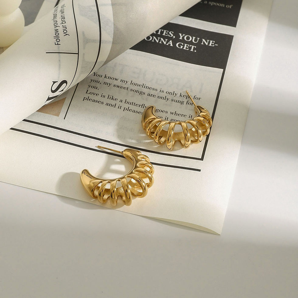 Thumbnail: 18k gold crescent-shaped earrings with hollow design, trendy and personalized