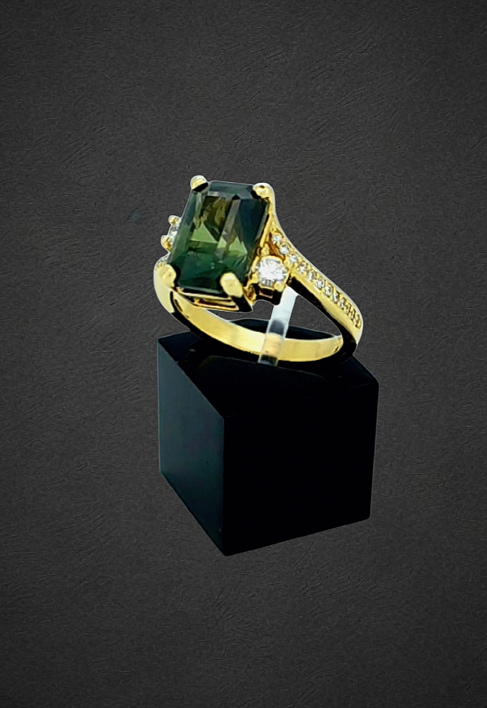 Thumbnail: Sapphire Diamond Ring