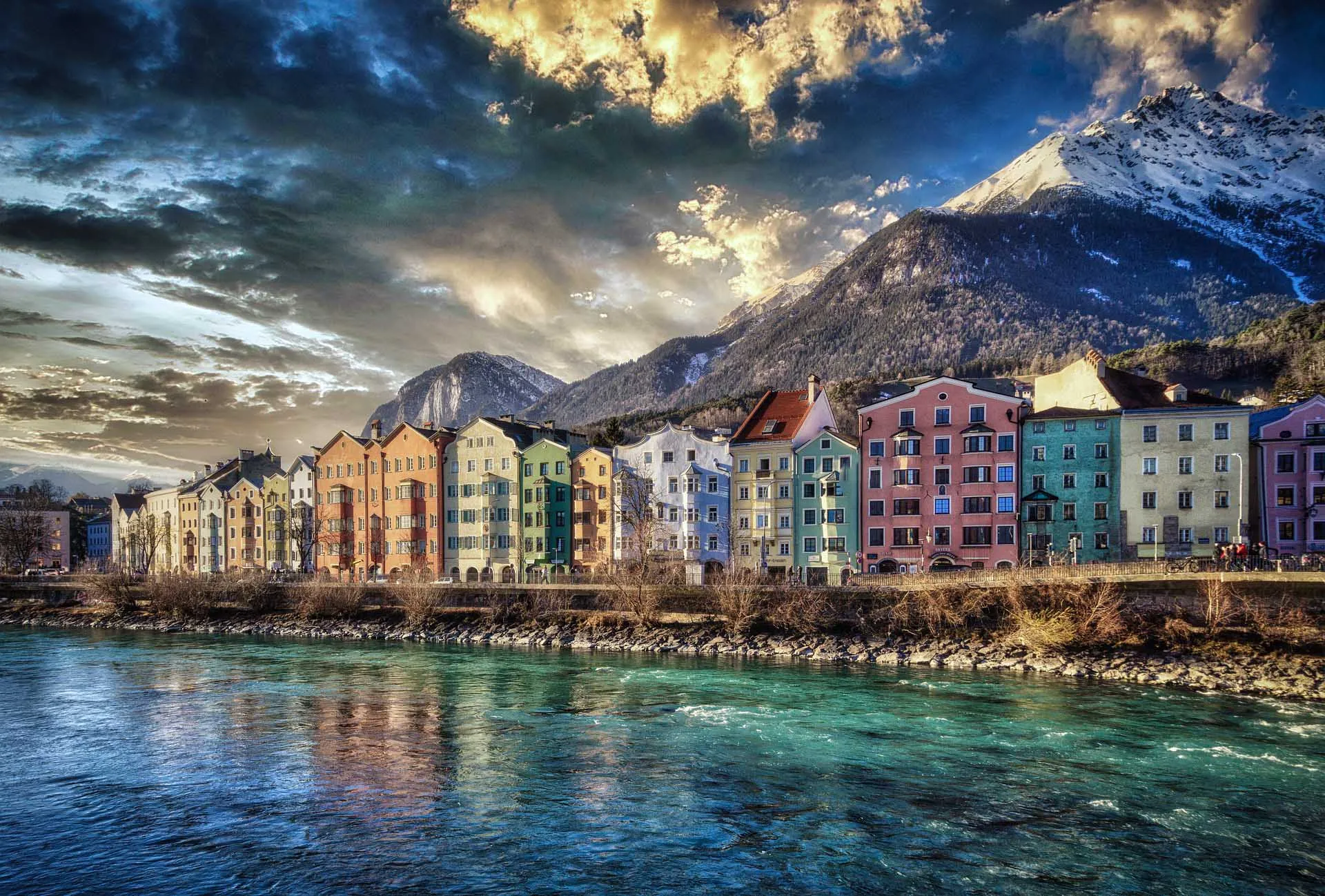 Salzburg (LOWS) - Innsbruck (LOWI)