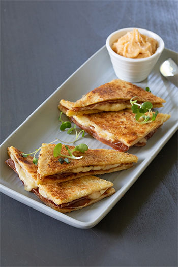 “Bikini navideño de jamón y queso, receta de Doreen Colondres”