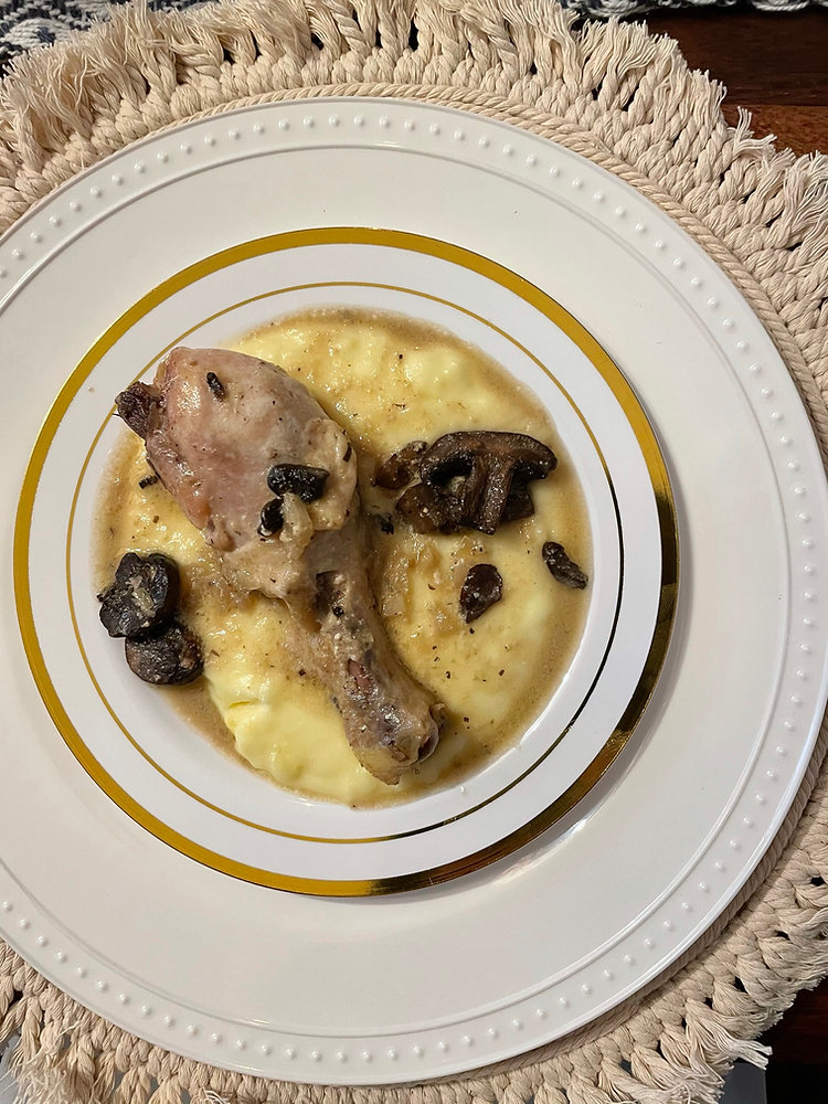 Poulet aux vin jaune et aux morilles w/Puree de pommes de terre