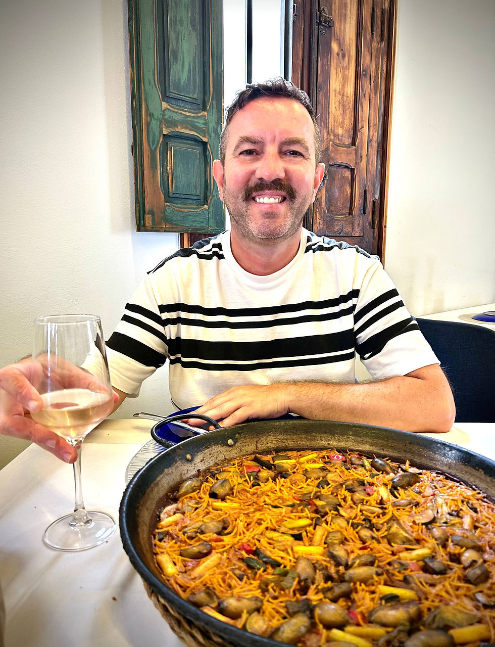 Hans med paella