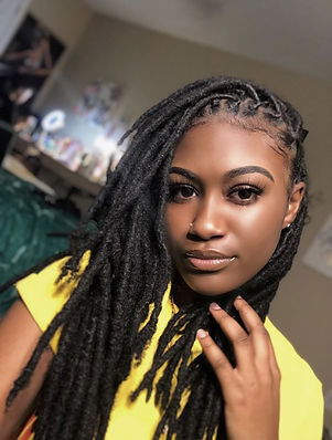 Beautiful black woman with locs _KaliyaK_ on twitter  _kaliyaashley on IG.jpeg
