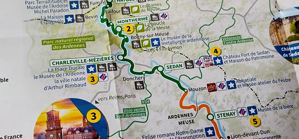 carte dépliée_edited.jpg