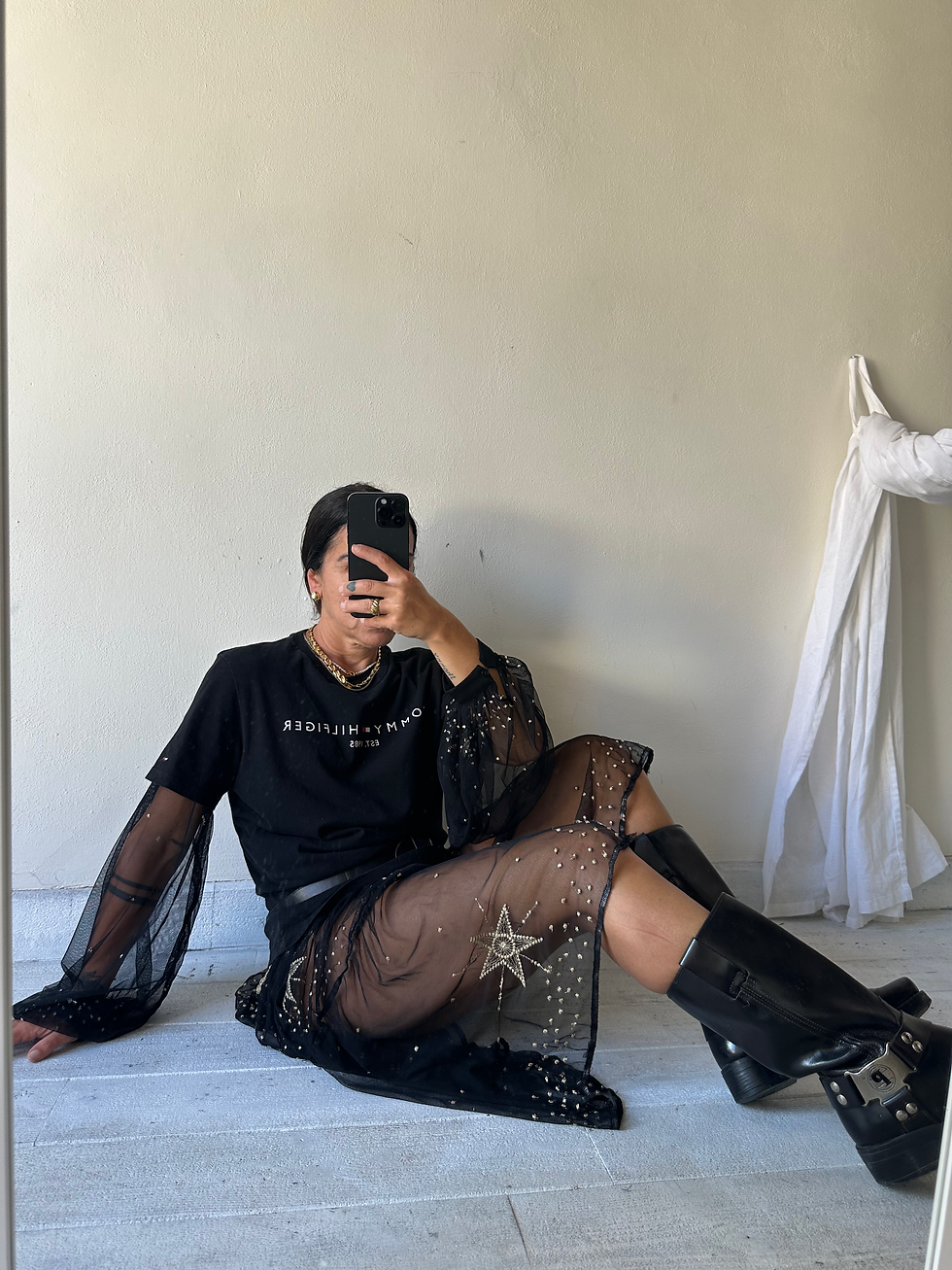 Tommy Hilfiger black tee