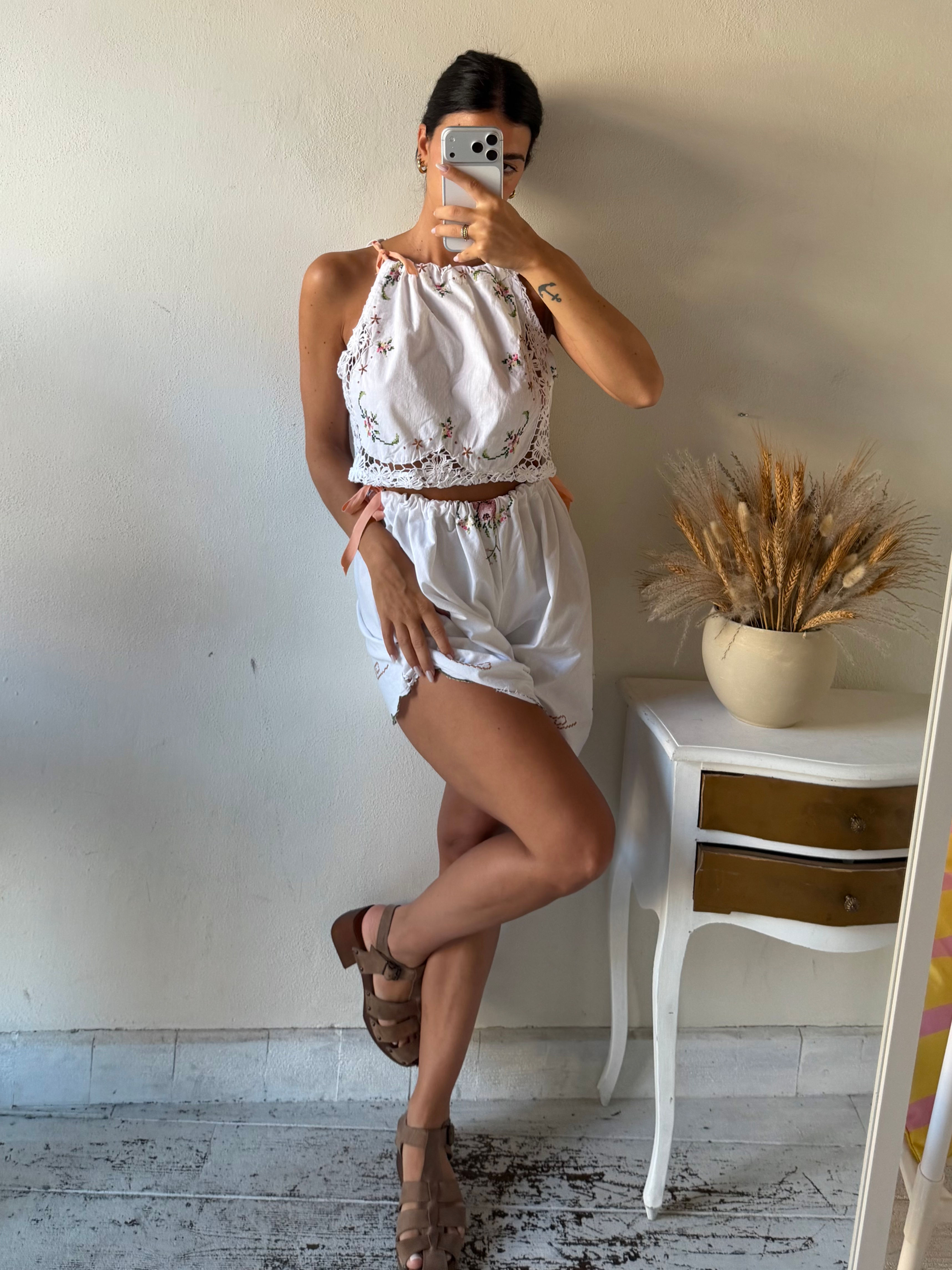 Nina embroidery set