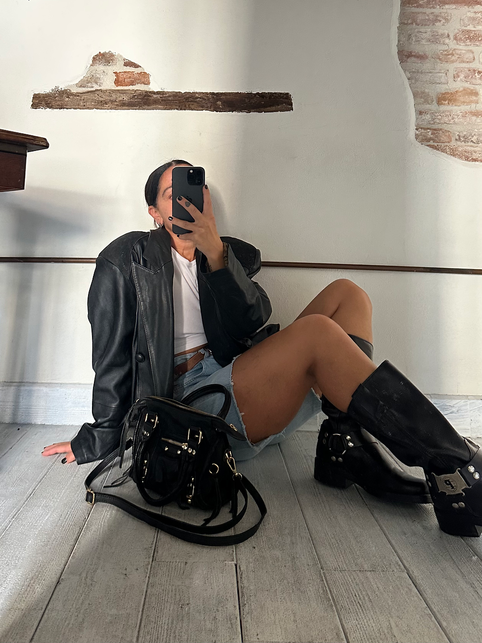 Miniatura: Real leather black cropped jacket
