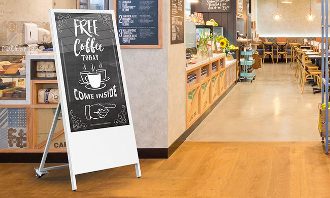 painel lcd tipo quadro com rodas a-board