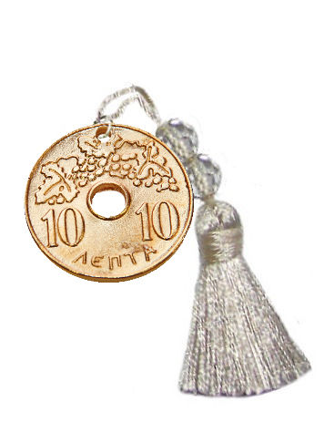 Μικρογραφία: 019.2502 - Γούρι 7cm Με Δεκάρα  Χάντρες Και Φούντα 4.5cm