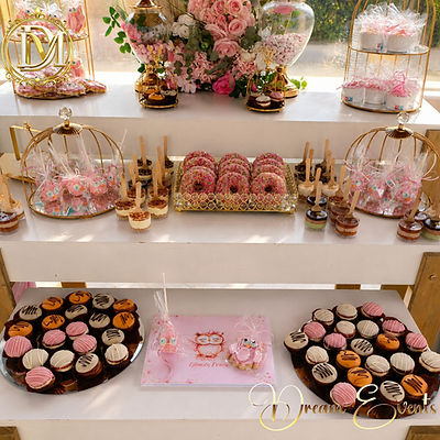 Γλυκό τραπέζι βάπτισης με cupcakes, donuts και θέμα κουκουβάγια για κορίτσι